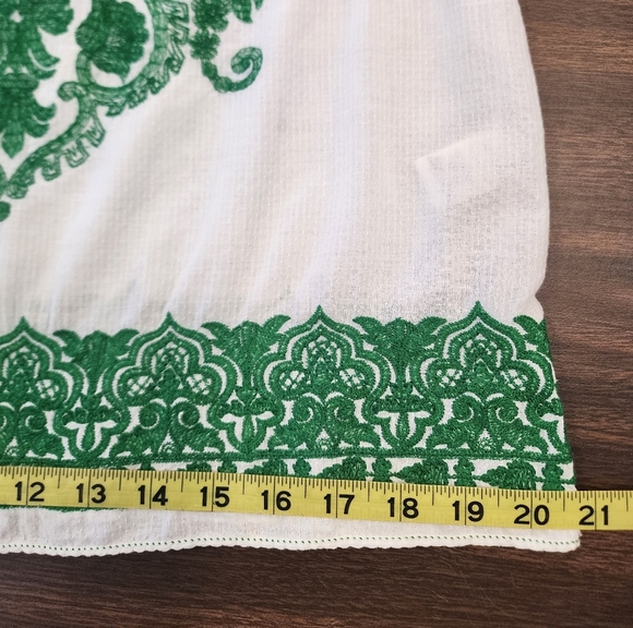 Max Studio Specialty Product Women's White Green Embroidered Women's Top, sz SM - Picture 7 of 12